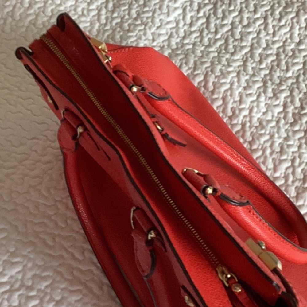 Red Henri Bendel Carlyle bag - Picture 9 of 12